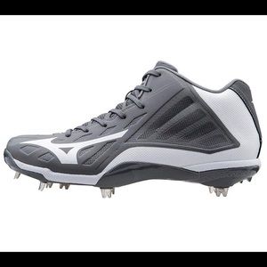 Mizuno metal cleats for Men/highschool